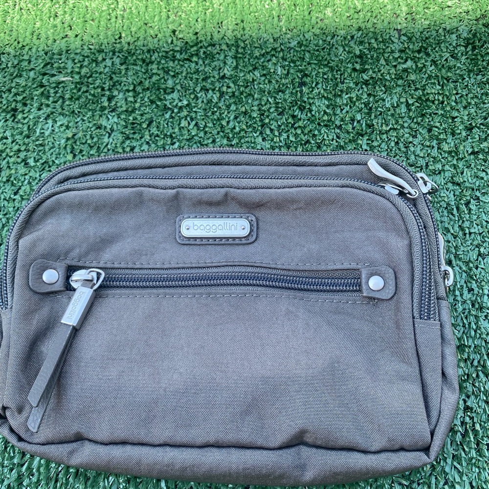 Baggallini purse